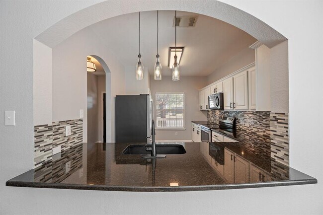 Building Photo - 11814 Bastrop St