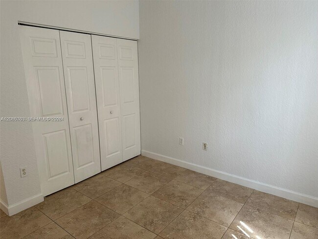 Building Photo - 2624 SW 188th Ave