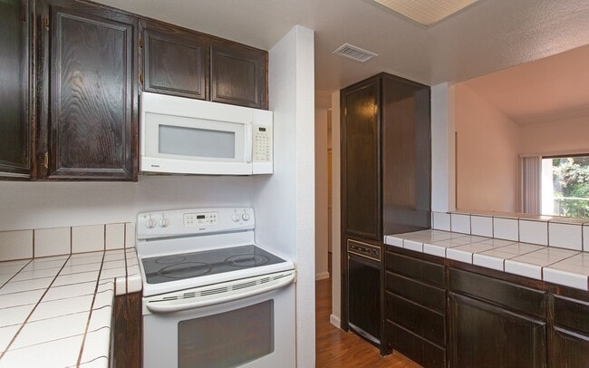 Building Photo - The Villas of Calavera Hills upstairs 2 Bd...