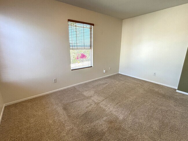 Building Photo - Executive Style Vista Home at an Affordabl...