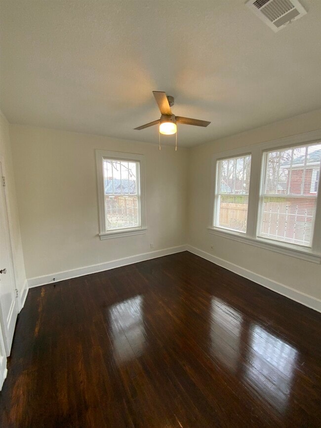 Building Photo - 920 N Auburndale St