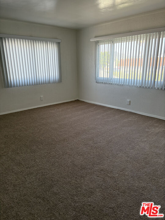 Primary Photo - 818 E Nutwood St