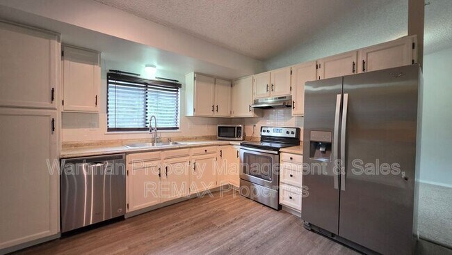 Building Photo - 6371 Galway Dr