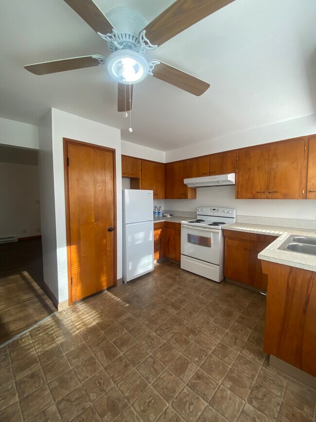 Building Photo - 1272 Ruge St NW