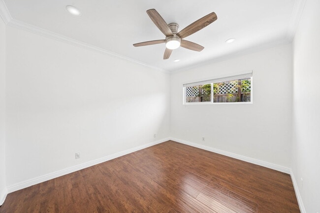 Building Photo - 2018 Plant Ave