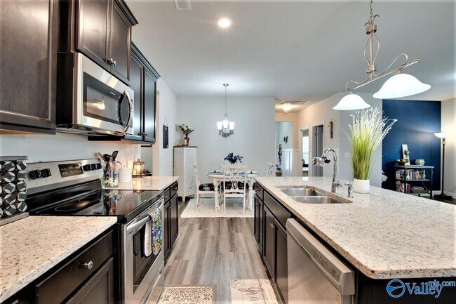 Building Photo - 155 Grey Fawn Trail