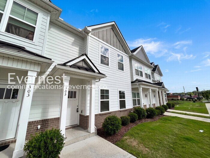 Building Photo - 305 Raines Ct