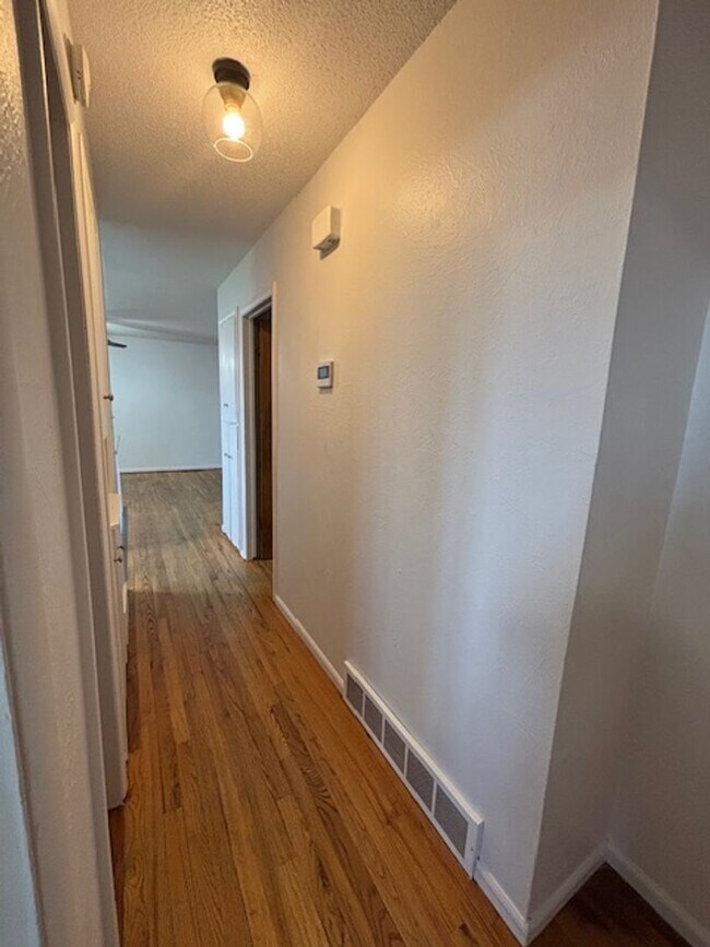 Building Photo - Very nice Family Home located in southern ...