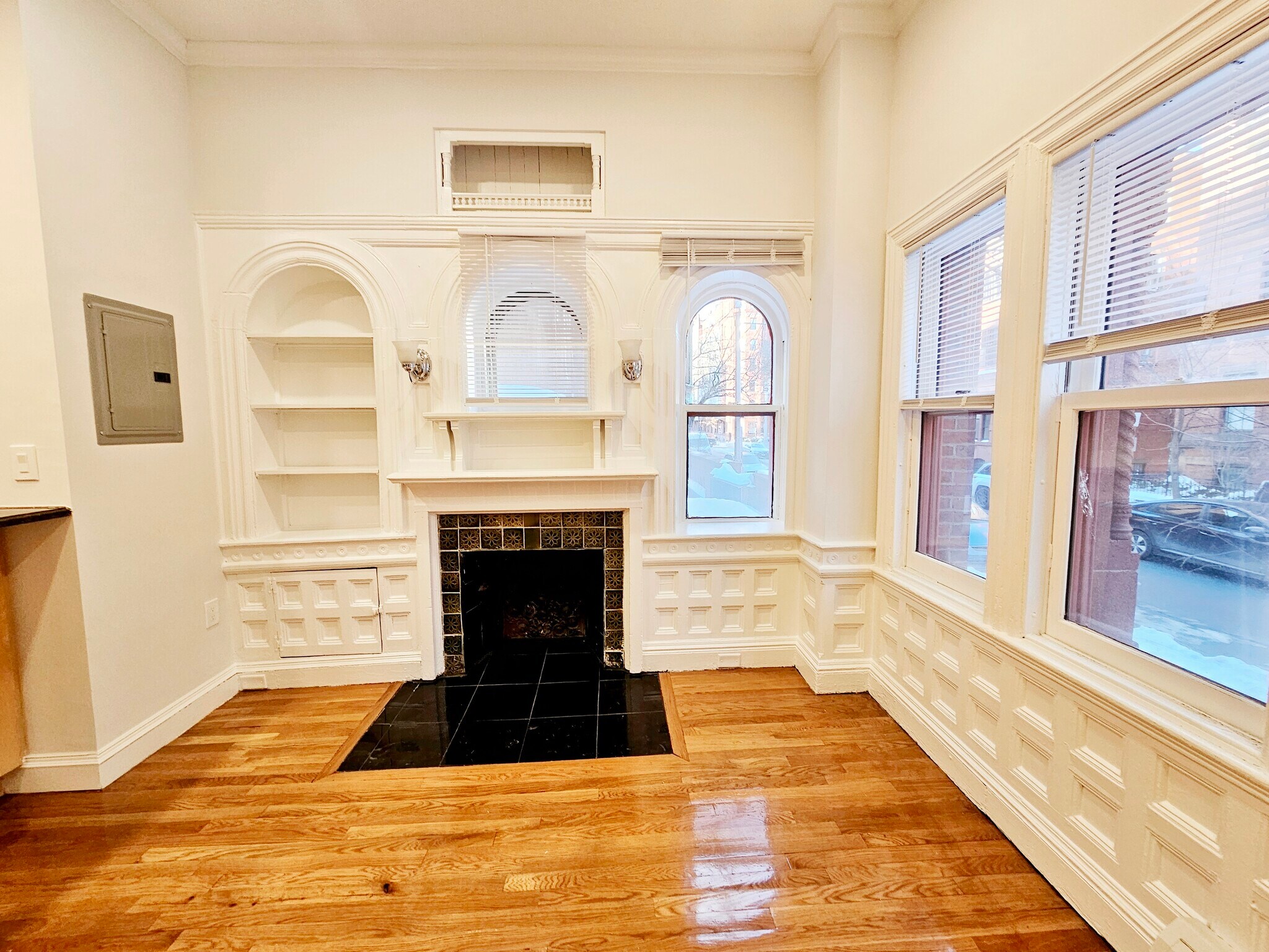 Building Photo - 197 Commonwealth Ave