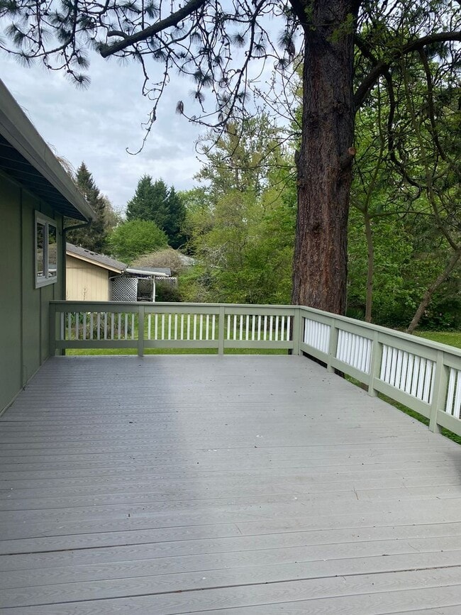 Building Photo - HSM01 ~ 1555/1565 Copping Street