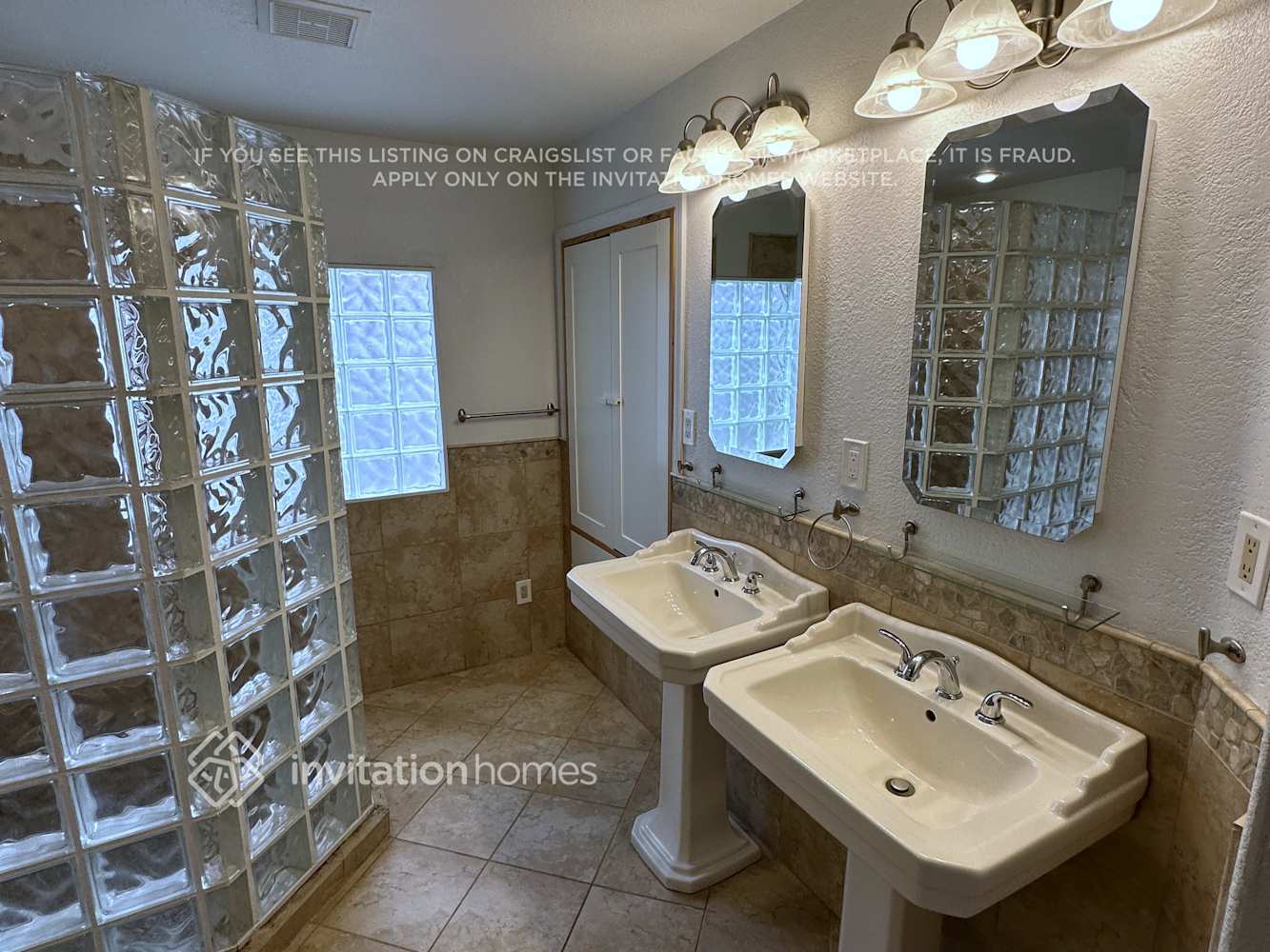 Building Photo - 12480 N 83rd Dr