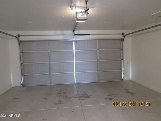 Building Photo - 4516 W Behrend Dr