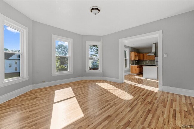 Building Photo - 319 Merriman Ave