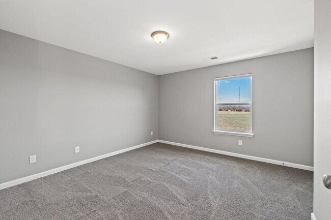 Building Photo - 233 Jared Parker Wy