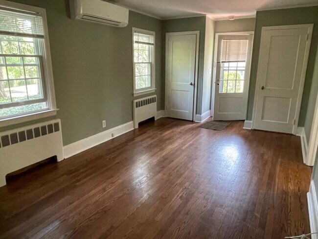 Building Photo - 15A Cherry Ln