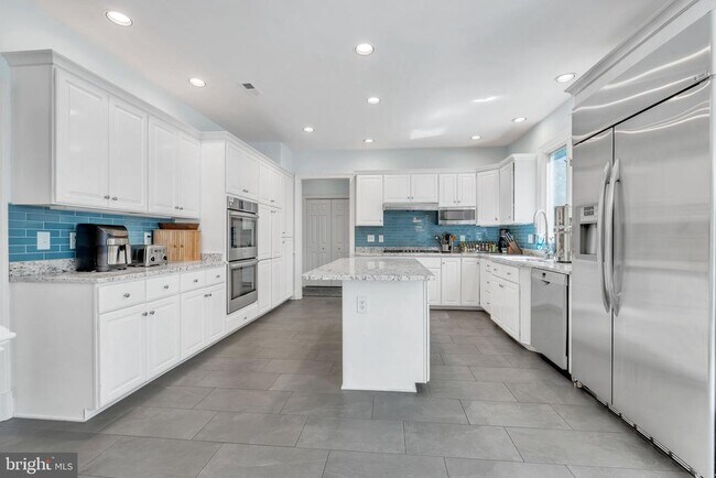 Building Photo - 8308 Comanche Ct