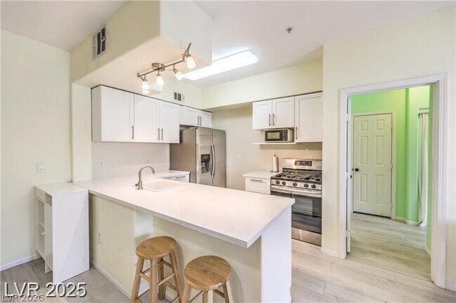 Building Photo - 7167 S Durango Dr