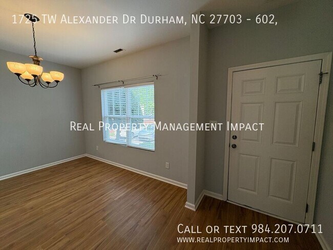 Building Photo - 1725 TW Alexander Dr