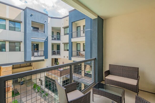 Building Photo - 15501 N Dial Blvd