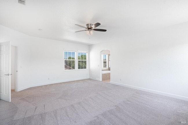 Building Photo - 525 Sauvignon Pl