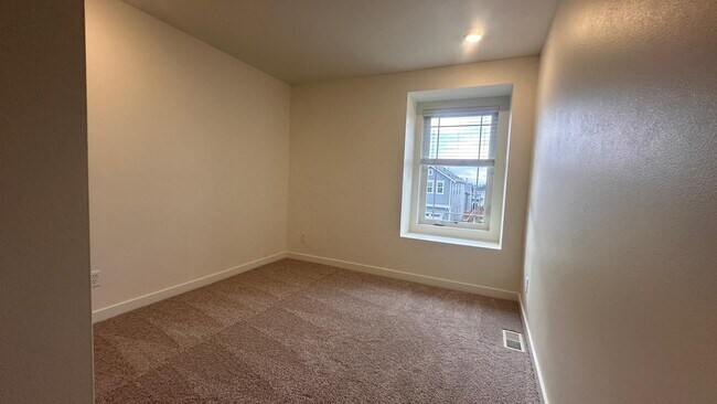 Building Photo - 4993 88th Dr NE