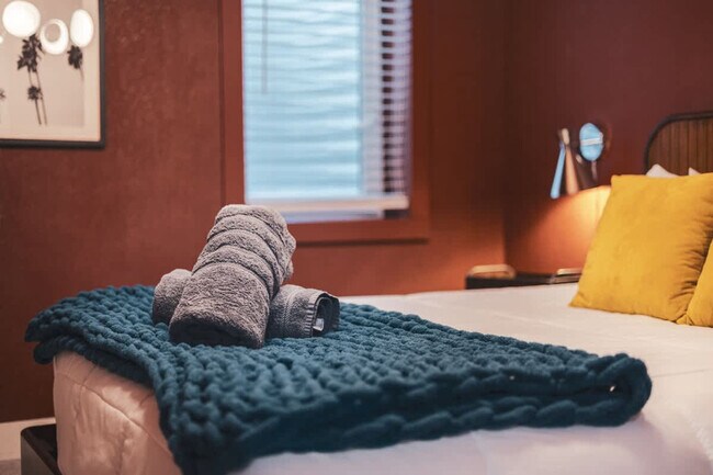 Building Photo - 12080 W 32nd Dr