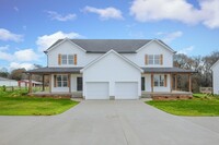 Building Photo - Luxury Three Bedroom Townhome in Lincolnton