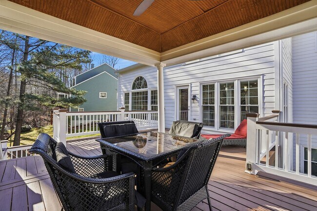 Building Photo - Stunning Furnished Home for Rent in Lochmere NC | Short-Term Lease Options Available