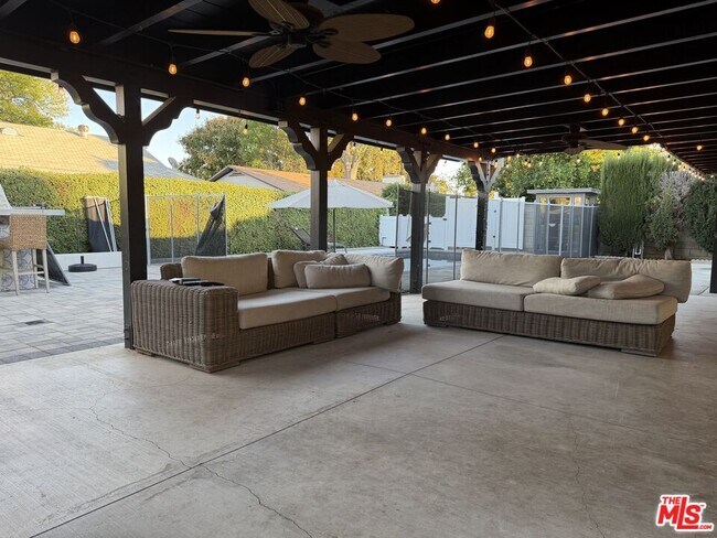 Building Photo - 7656 Capistrano Ave