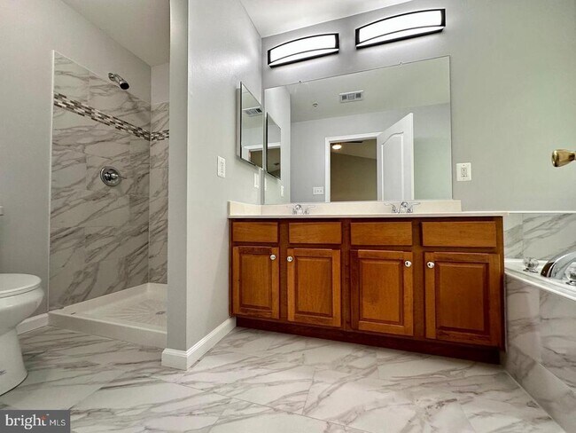 Building Photo - 15503 Kennett Square Way