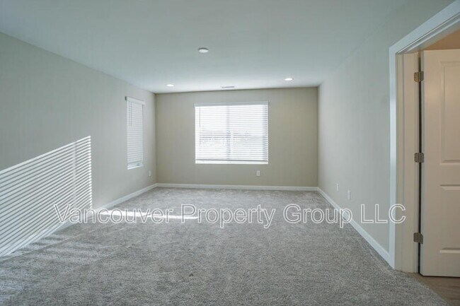 Building Photo - 721 NW 178th Wy