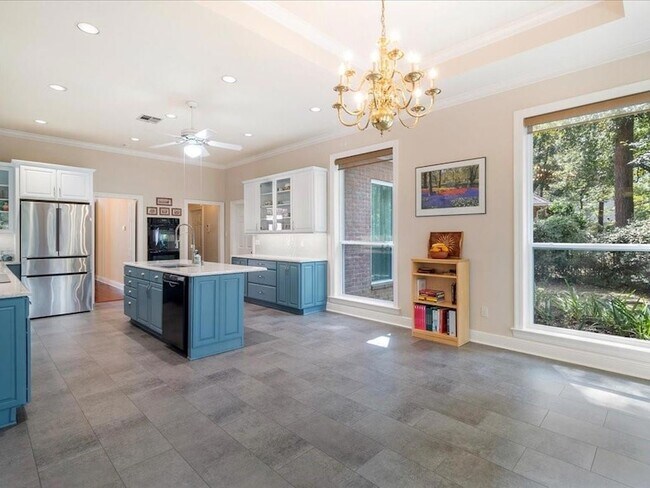 Building Photo - 8063 Winners Cir