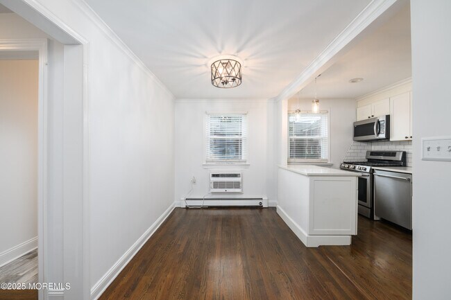 Building Photo - 158 Manor Dr