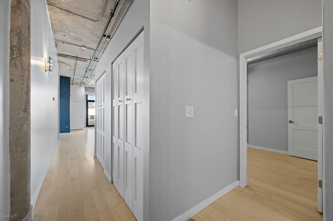 Building Photo - 1516 S Wabash Ave