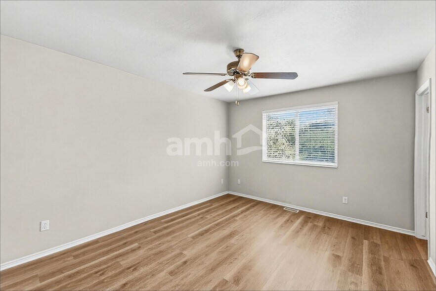 Building Photo - 1384 Fowler Ave
