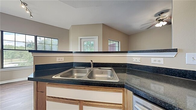 Building Photo - 2320 Gracy Farms Ln