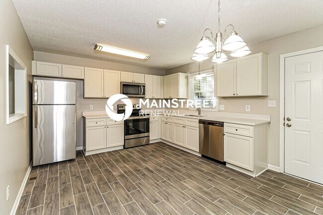 Building Photo - 3 Bedroom Pet-Friendly Home in Greensboro, NC with Main Street Renewal