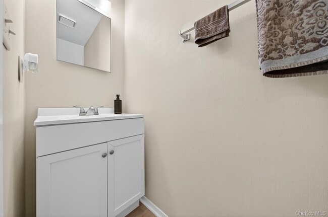 Building Photo - 2117 Whispering Hills Dr