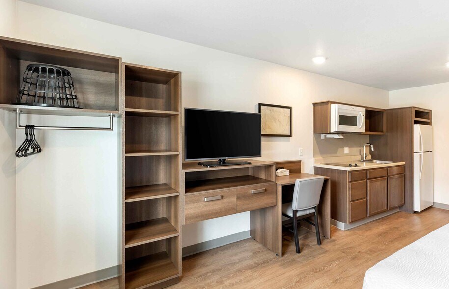 Building Photo - Furnished Studio-Denver - Centennial