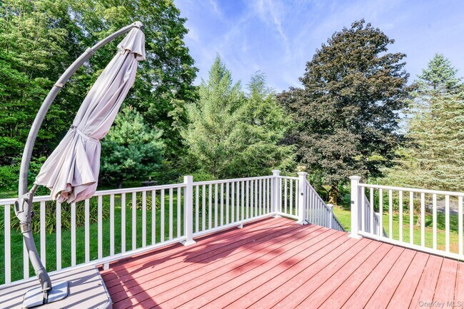 Building Photo - 11 Hudson Bluff Dr