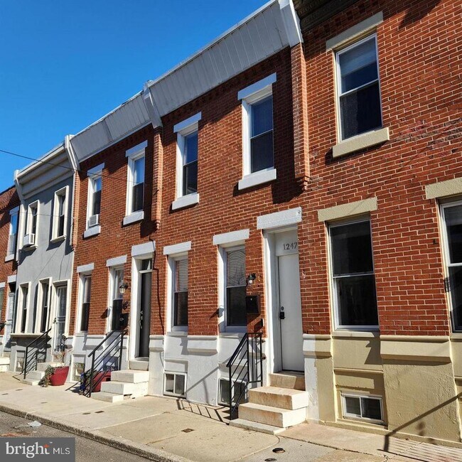Building Photo - 1247 S Newkirk St