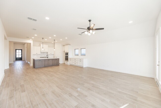 Building Photo - 2802 Sweet Honey Ln