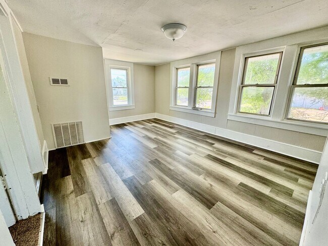 Building Photo - 203-205 N 4th Street