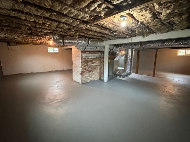 Building Photo - 3 Bedroom 1.5 Bath Single Family house on ...
