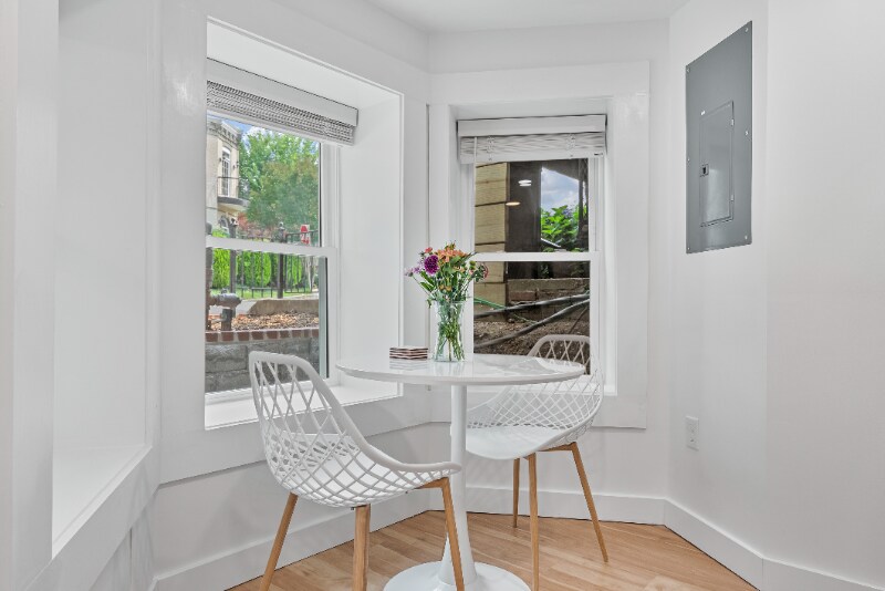 Building Photo - 25 Seaton Pl NE