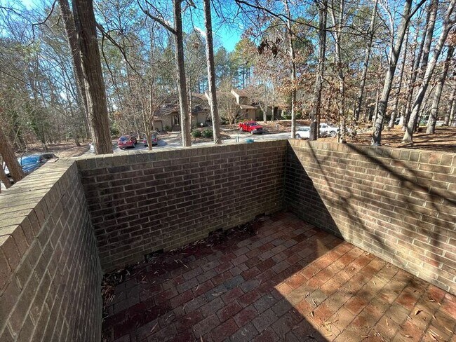 Building Photo - 11 Pinnacle Rd