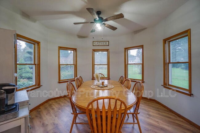 Building Photo - 745 S 21st Pl