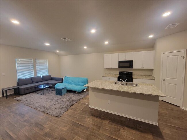 Building Photo - 5901 Berriweather Dr