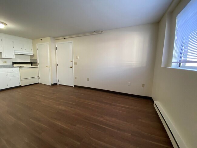 Building Photo - 93 West St