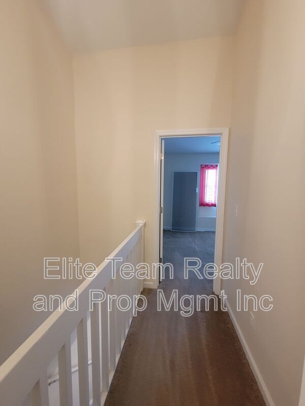 Building Photo - 3811 Mosscroft Ln